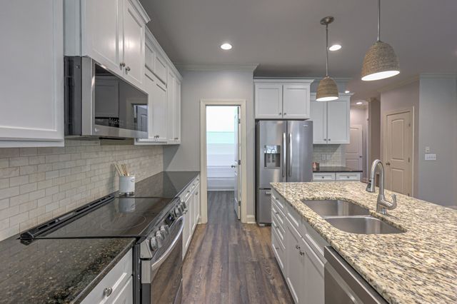 1005 Avery Trace Circle, Hendersonville, TN 37075