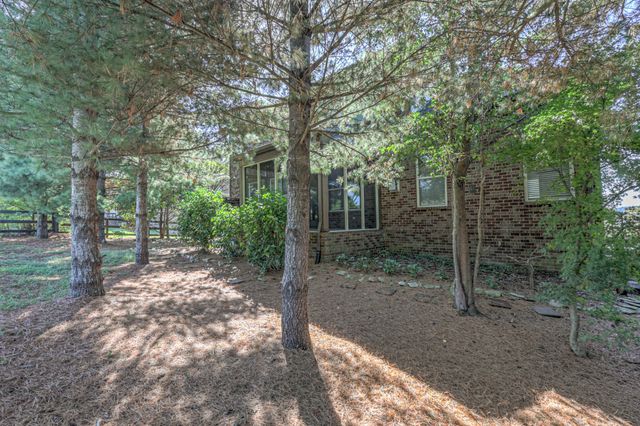 1005 Avery Trace Circle, Hendersonville, TN 37075