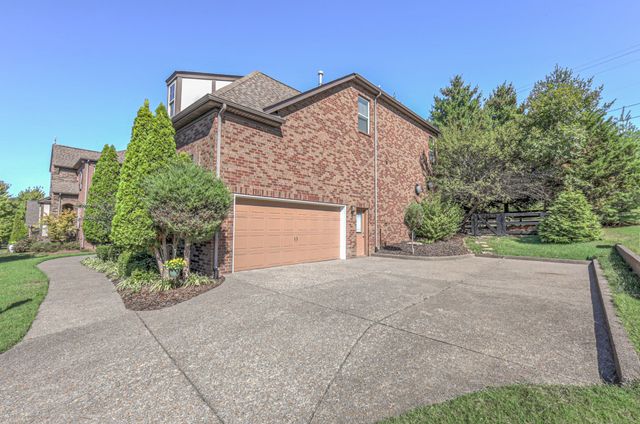 1005 Avery Trace Circle, Hendersonville, TN 37075