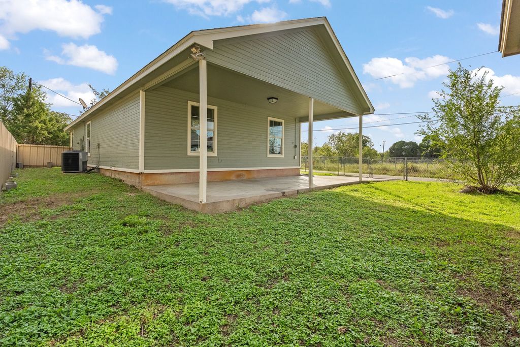 801 Trinity Street, Cleburne, TX 76031 — photo 5