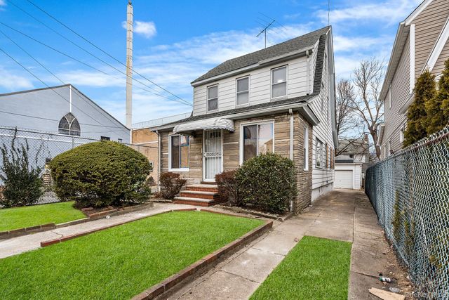 19125 115th Road, Saint Albans, NY 11412