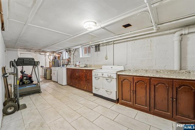 1030 Jassamine Way, Fort Lee, NJ 07024