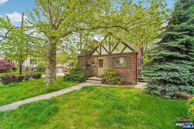 1030 Jassamine Way, Fort Lee, NJ 07024