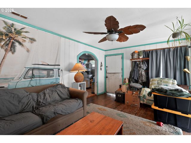 4877 Ne H Ave, Neotsu, OR 97364