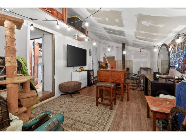 4877 Ne H Ave, Neotsu, OR 97364