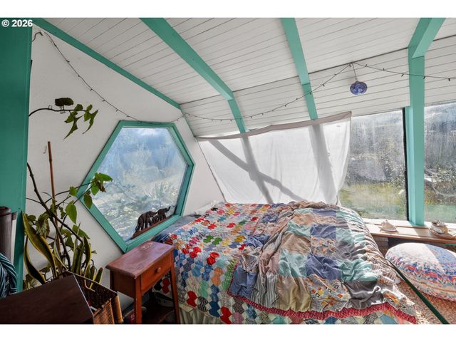 4877 Ne H Ave, Neotsu, OR 97364