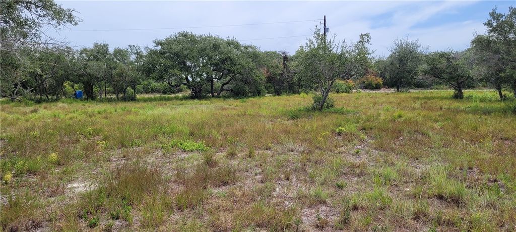 1038 S Hood St, Rockport, TX 78382 — exterior