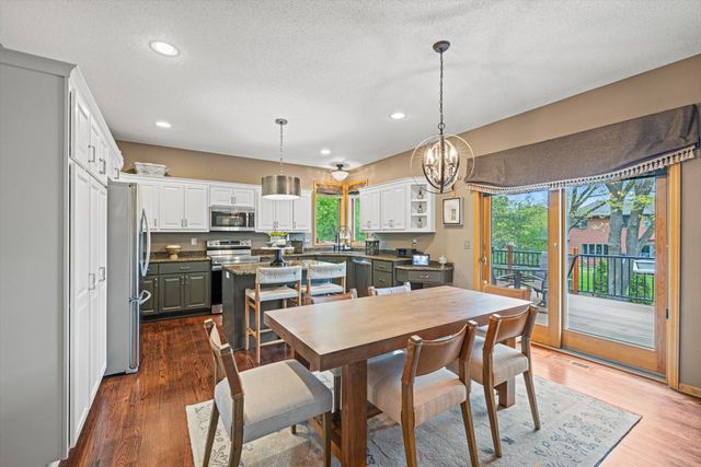7876 17th Street N, Oakdale, MN 55128