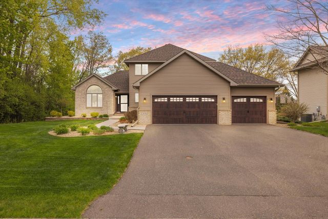 7876 17th Street N, Oakdale, MN 55128