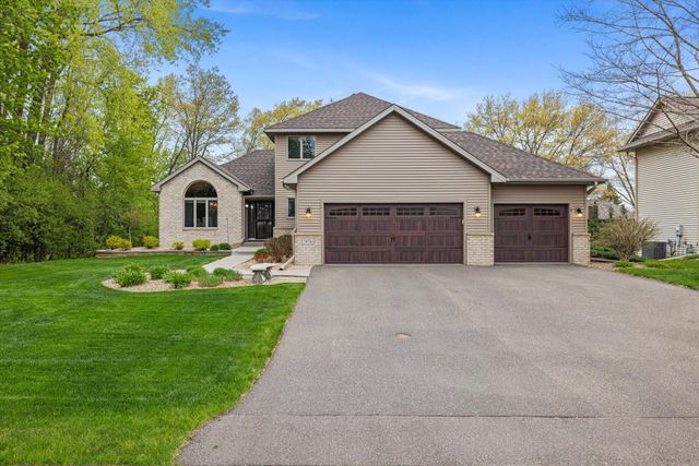 7876 17th Street N, Oakdale, MN 55128