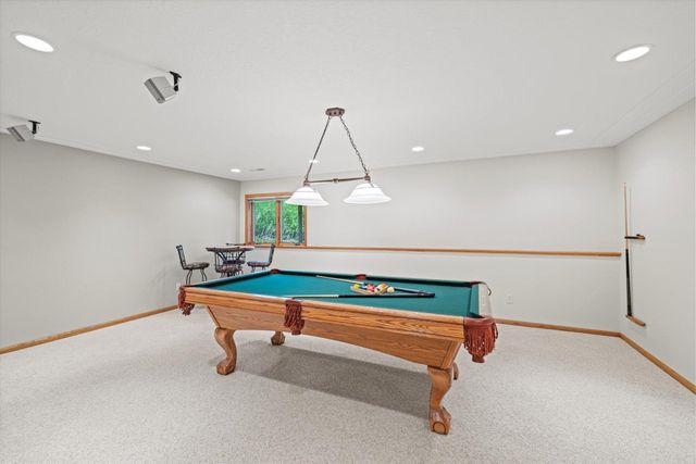7876 17th Street N, Oakdale, MN 55128
