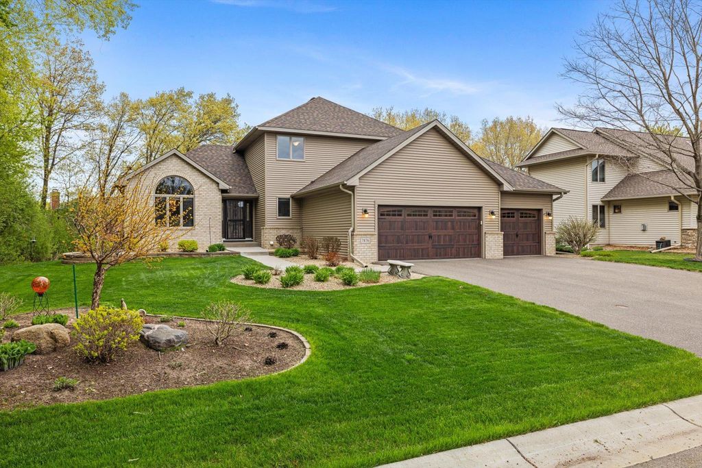 7876 17th Street N, Oakdale, MN 55128