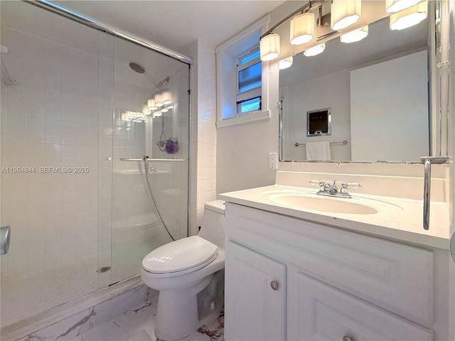 541 Blue Heron Dr 201, Hallandale Beach, FL 33009