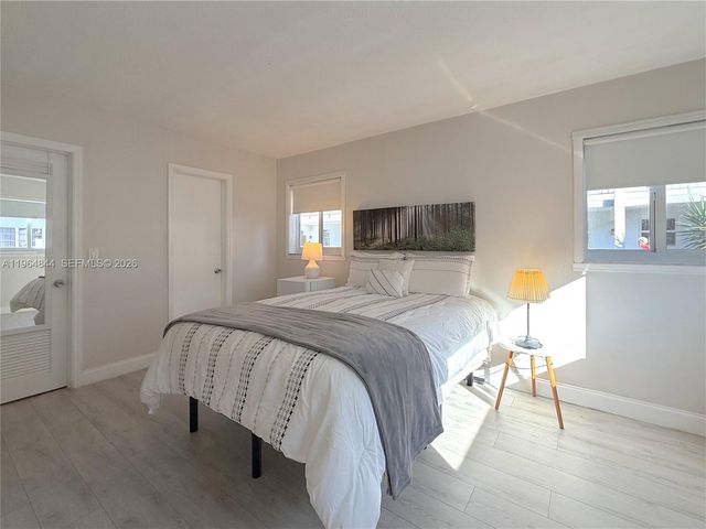 541 Blue Heron Dr 201, Hallandale Beach, FL 33009