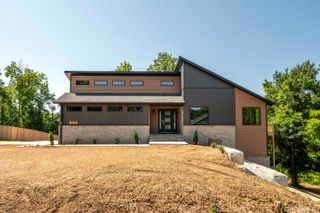 1512 West Parkview Street, Ozark, MO 65721