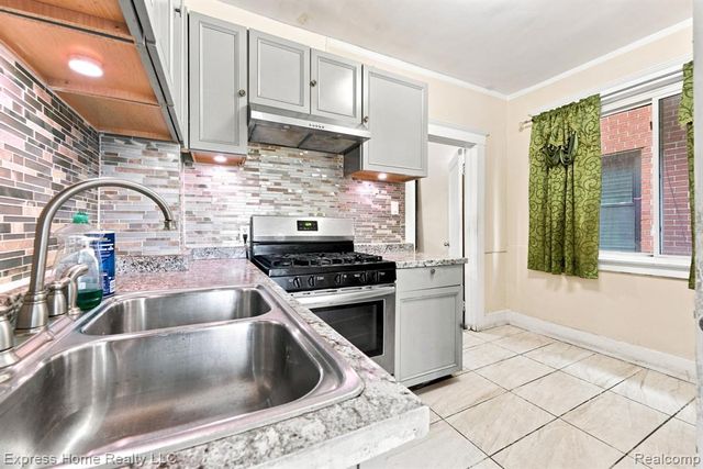 12062 Saint Aubin Street, Hamtramck, MI 48212