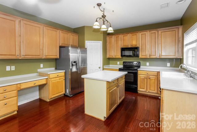 10313 Scotch Pine Circle, Charlotte, NC 28262