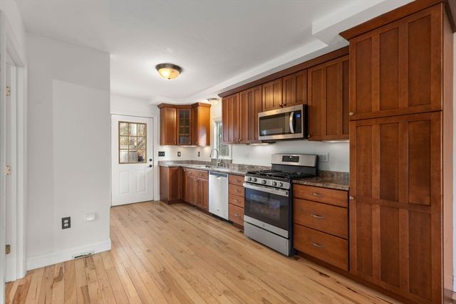 111 Drake Ln, East Brookfield, MA 01515