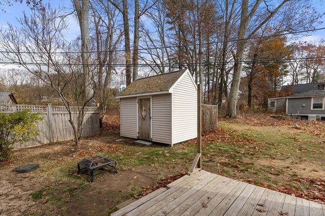 111 Drake Ln, East Brookfield, MA 01515