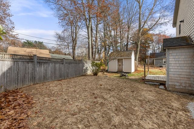 111 Drake Ln, East Brookfield, MA 01515