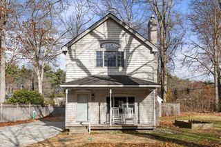 111 Drake Ln, East Brookfield, MA 01515