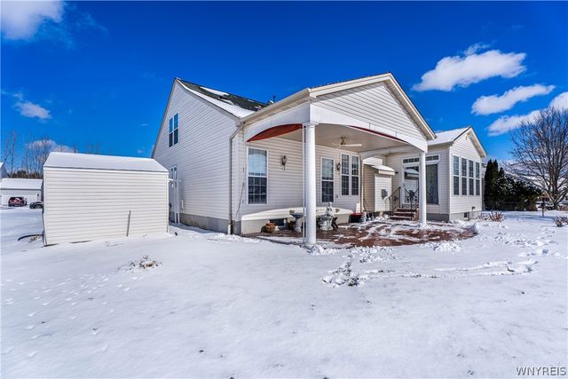 6821 Amanda Lane, Lockport Town, NY 14094