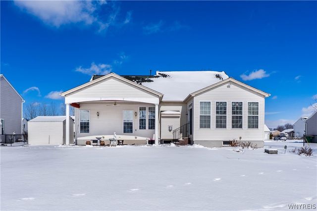 6821 Amanda Lane, Lockport Town, NY 14094