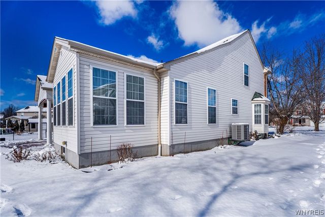 6821 Amanda Lane, Lockport Town, NY 14094