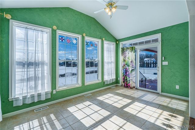 6821 Amanda Lane, Lockport Town, NY 14094