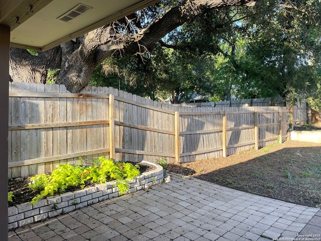 6202 Welles Edge Circle, San Antonio, TX 78240