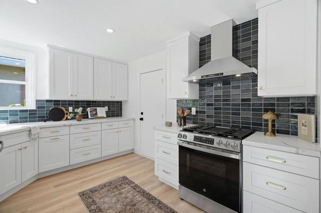 1049 Haven Avenue, Redwood City, CA 94063