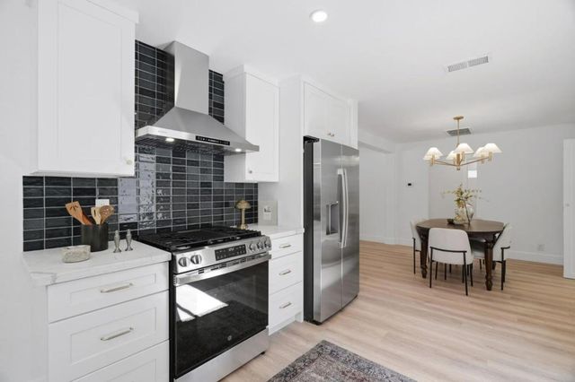 1049 Haven Avenue, Redwood City, CA 94063