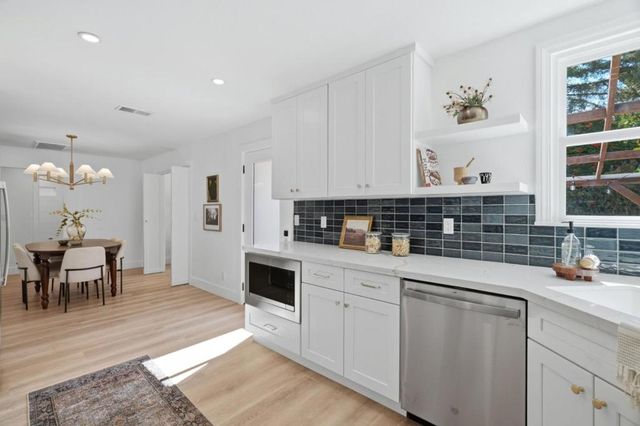1049 Haven Avenue, Redwood City, CA 94063