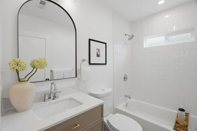 1049 Haven Avenue, Redwood City, CA 94063