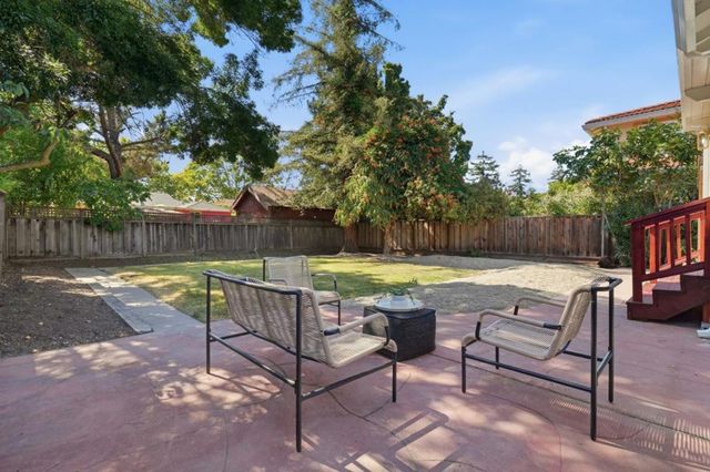 1049 Haven Avenue, Redwood City, CA 94063