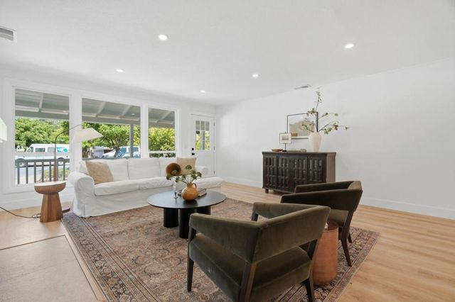 1049 Haven Avenue, Redwood City, CA 94063