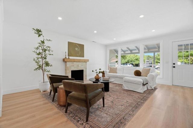 1049 Haven Avenue, Redwood City, CA 94063