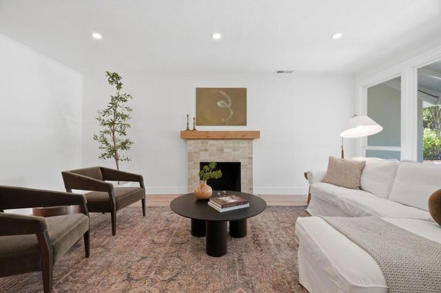1049 Haven Avenue, Redwood City, CA 94063