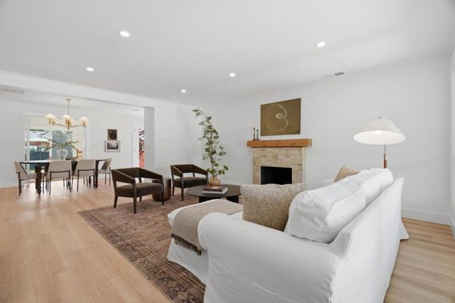 1049 Haven Avenue, Redwood City, CA 94063