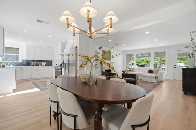 1049 Haven Avenue, Redwood City, CA 94063
