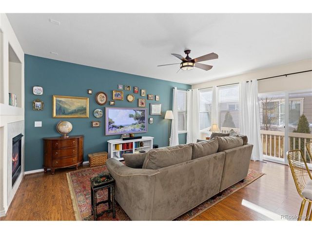 518 Peregrine Cir, Longmont, CO 80504