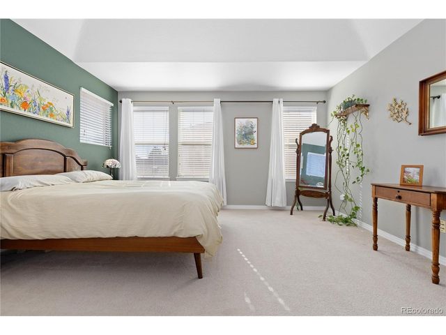 518 Peregrine Cir, Longmont, CO 80504