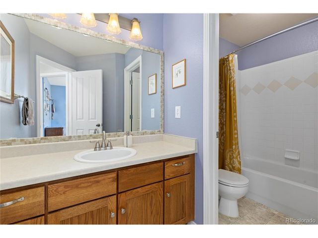 518 Peregrine Cir, Longmont, CO 80504