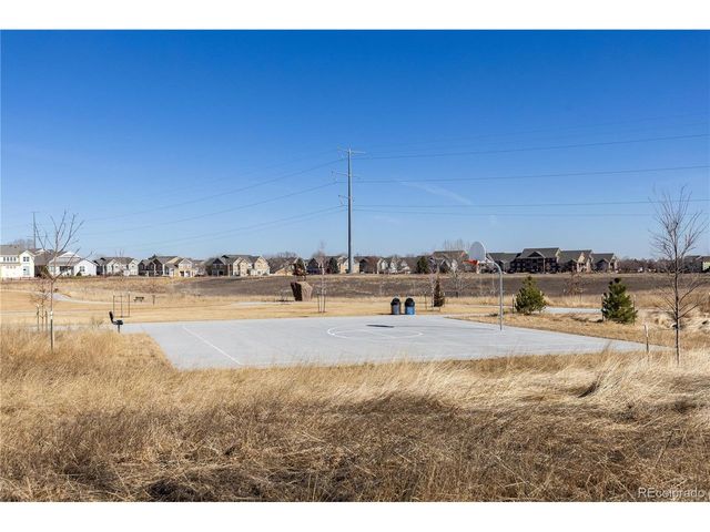 518 Peregrine Cir, Longmont, CO 80504