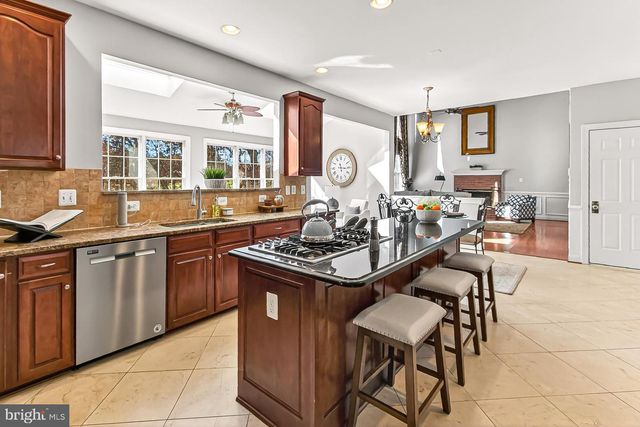 26089 WENDELL ST, Chantilly, VA 20152