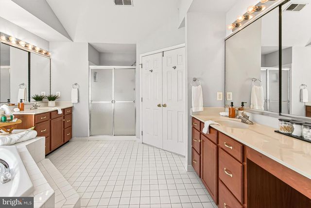 26089 WENDELL ST, Chantilly, VA 20152