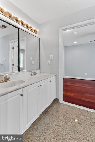 26089 WENDELL ST, Chantilly, VA 20152