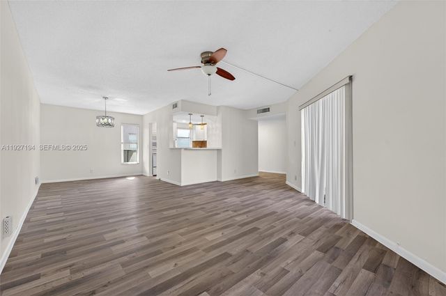 3100 Riverside Dr 305, Coral Springs, FL 33065