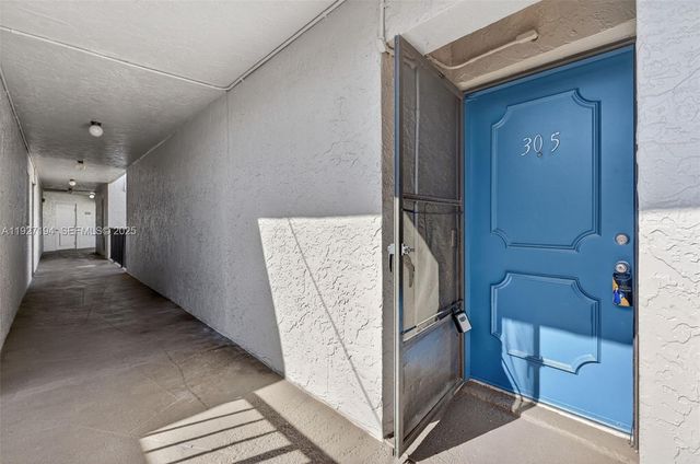 3100 Riverside Dr 305, Coral Springs, FL 33065