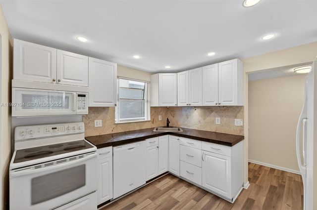 3100 Riverside Dr 305, Coral Springs, FL 33065